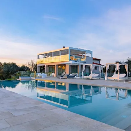 La Perla Tra Gli Ulivi 12, Emma