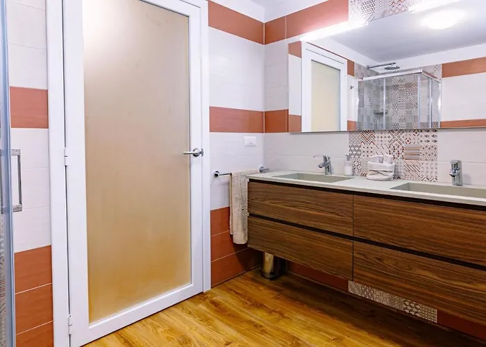 La Perla Tra Gli Ulivi 12, Emma * サン·ヴィンチェンツォ